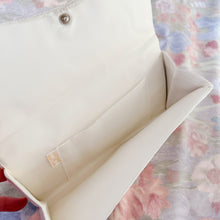 Load image into Gallery viewer, vintage法式手工珠繡宮庭鑲金邊手拿包 （古董／香港製）