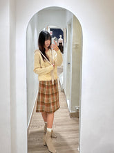 Load image into Gallery viewer, Jean Feldinand 手工刺繡毛衣