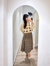 Load image into Gallery viewer, MARIO羊毛手工刺繡毛衣