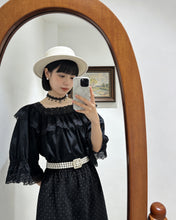 Load image into Gallery viewer, SAKAI 蕾絲上衣（古着/日本製/L）