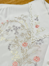 Load image into Gallery viewer, K.C studios 刺繡上衣（印尼製）