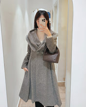 Load image into Gallery viewer, 羊毛裙形長外套(MADE IN CHINA)