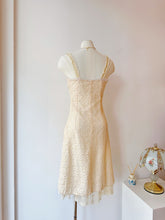 Load image into Gallery viewer, 珍珠白LACE 洋裝（古着/香港製）