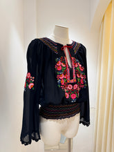 Load image into Gallery viewer, 匈牙利手工刺繡上衣（古著/手工訂製無產地標）