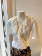 Load image into Gallery viewer, 短版lace邊衣領襯衫（古着）