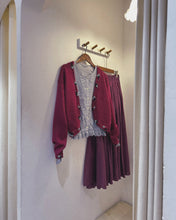 Load image into Gallery viewer, BRISTISH KHAKI 手工刺繡毛衣（古着/日本製）