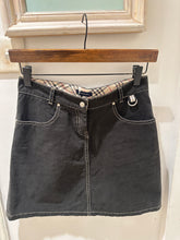 Load image into Gallery viewer, Burberry A字牛仔褲（MADE IN MOROCCO）