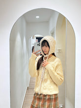 Load image into Gallery viewer, Jean Feldinand 手工刺繡毛衣