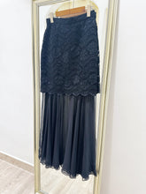 Load image into Gallery viewer, RICKIE FREEMAN 蕾絲拼玻璃紗半裙（古着/香港製/M）