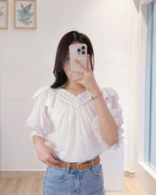 Load image into Gallery viewer, 花邊泡繡上衣（古着/歐洲貨）