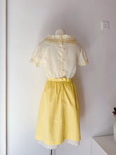 Load image into Gallery viewer, Smocking 手工刺繡上衣（古著／中國製-M)
