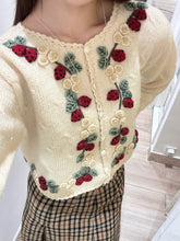 Load image into Gallery viewer, MARIO羊毛手工刺繡毛衣