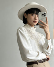 Load image into Gallery viewer, Kathy Che 蕾絲釘珠上衣