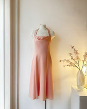 Load image into Gallery viewer, GenetVivien粉紅色掛脖長裙