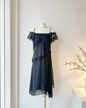 Load image into Gallery viewer, Ami Intime黑色細閃吊帶裙