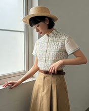 Load image into Gallery viewer, 百合花國產刺繡上衣（古着/中國製）
