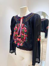 Load image into Gallery viewer, 匈牙利手工刺繡上衣（古著/手工訂製無產地標）
