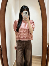 Load image into Gallery viewer, RoraRora緞面粉色蕾絲邊top(日本製)