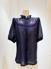 Load image into Gallery viewer, 花邊立領刺鏽top(日本製)